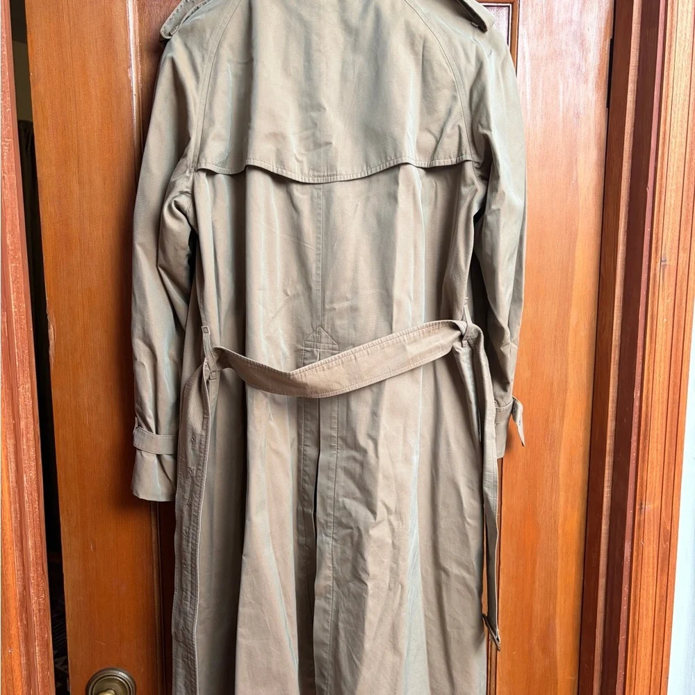 Burberry Classic Women’s Trench Coat - Picture 10 of 10